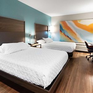 Queen Room Two Queen Beds